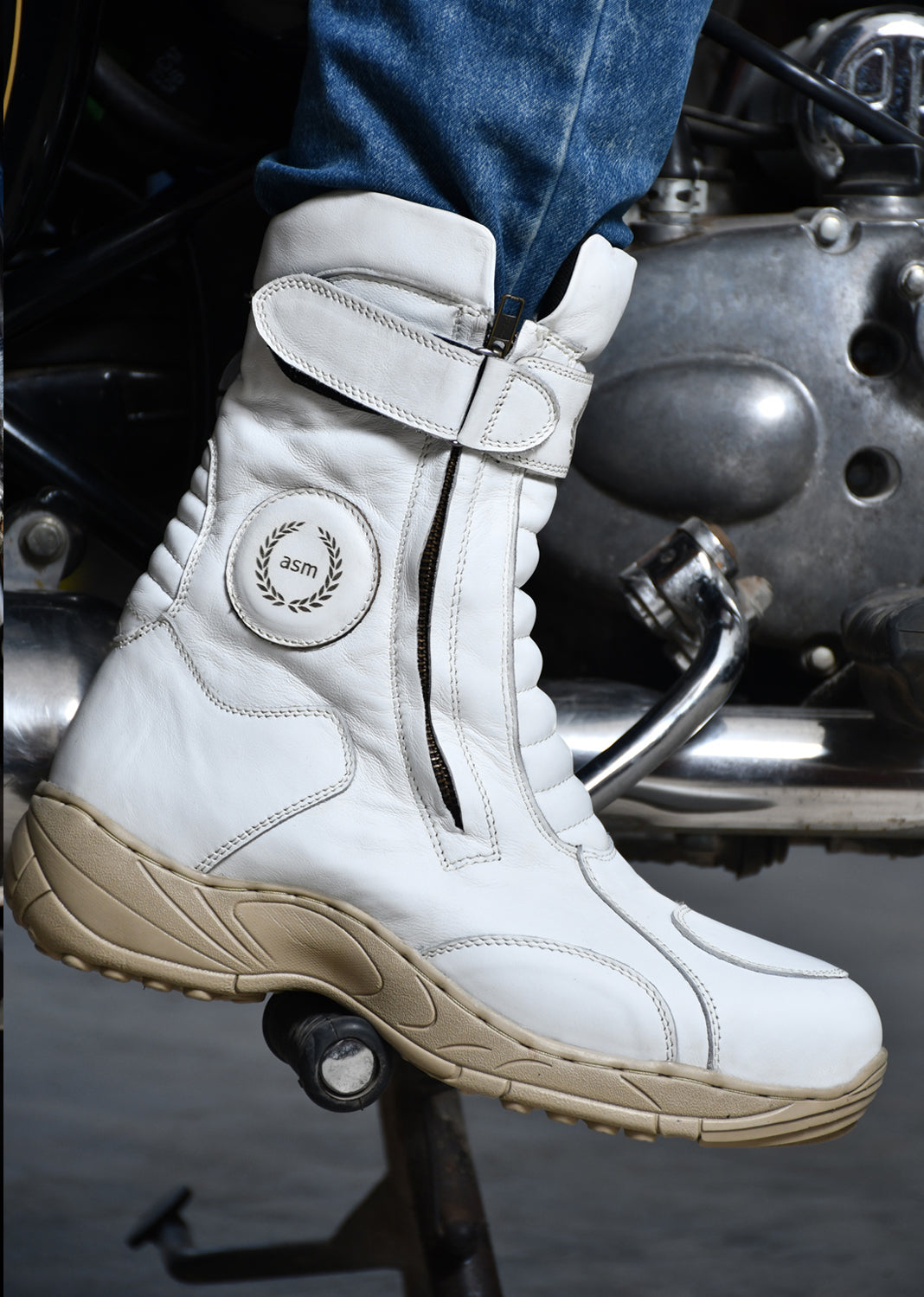 Biker Boots : Waterproof White leather Rider boots for bikers with Memory foam footpad.