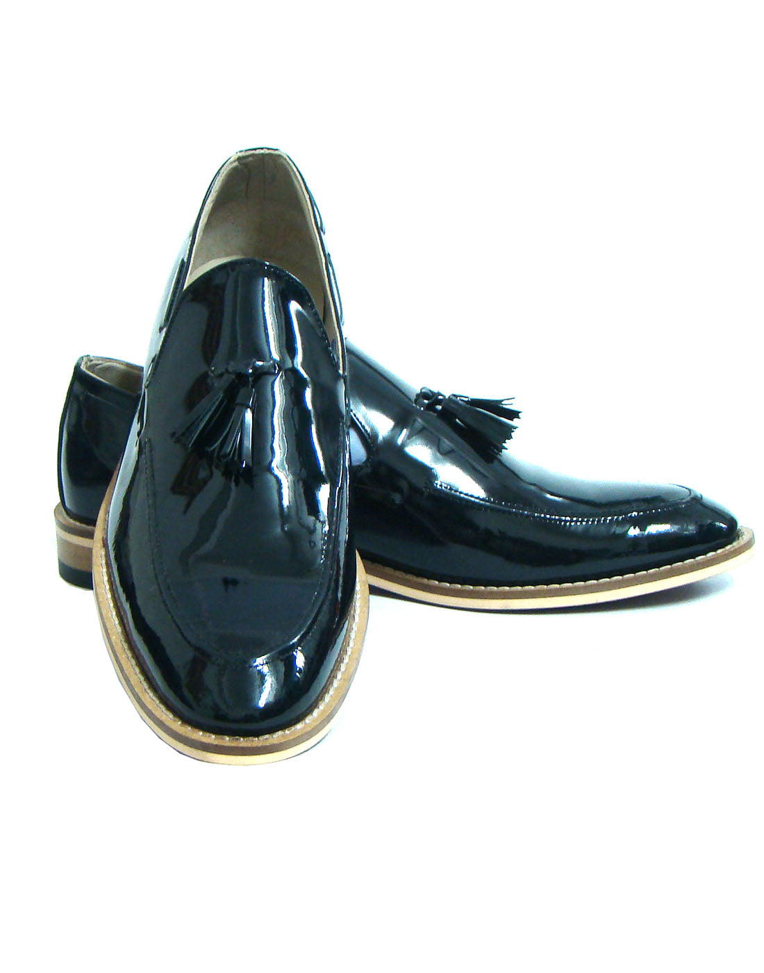 Penny loafers :  Black Patent leather Penny loafer with Tassel & Memory foam footpad. Article : HU102-BlackPantent