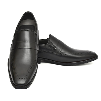 Penny loafers :  Black leather Penny loafer Memory foam footpad. Article : Al01-Black