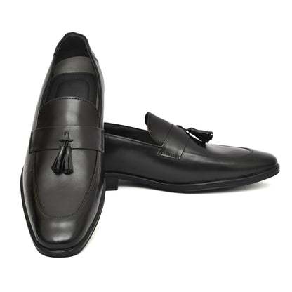 Penny loafers :  Black leather Penny loafer with Tassel & Memory foam footpad. Article : Al107T-Black