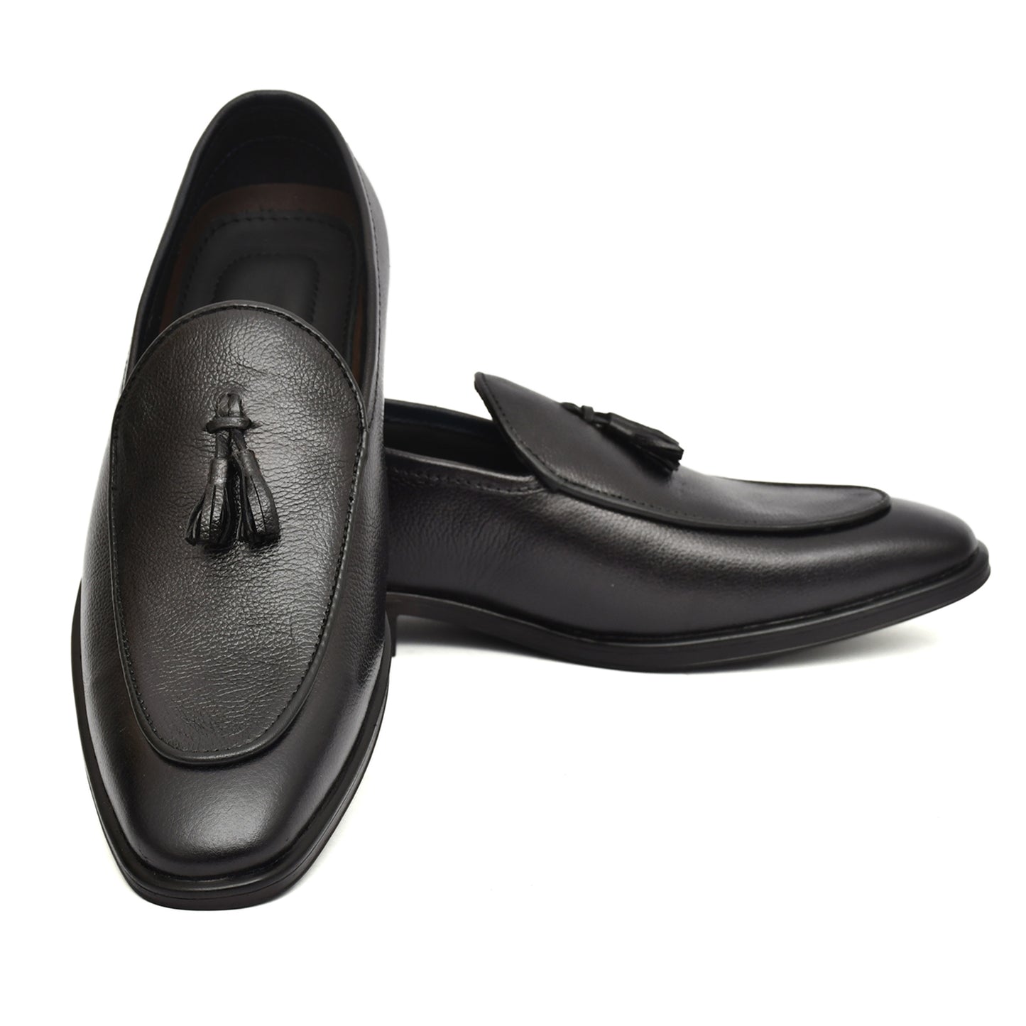 Penny loafers :  Black leather Penny loafer with Tassel & Memory foam footpad. Article : Al108T-Black