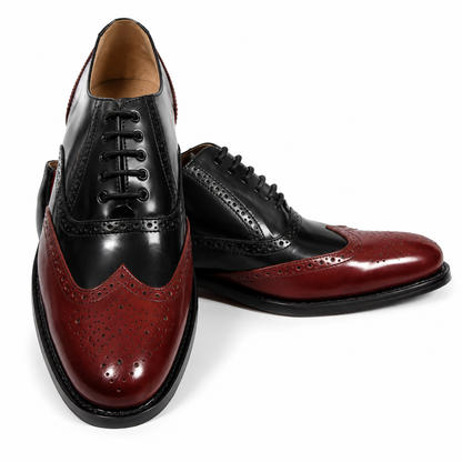 Scarpe Brogue Goodyear Welted: pelle bianca e nera con plantare in memory foam.