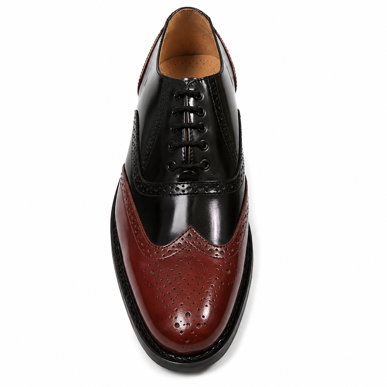 Scarpe Brogue Goodyear Welted: pelle bianca e nera con plantare in memory foam.
