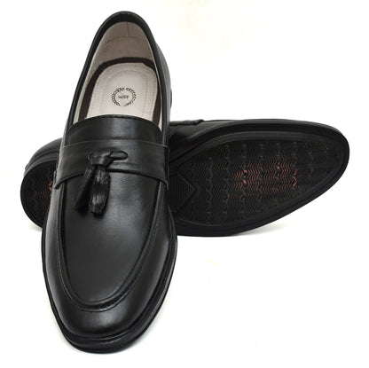 Penny loafers : Black leather Penny loafer with Tassel & Memory foam footpad. Article : 107T-Black