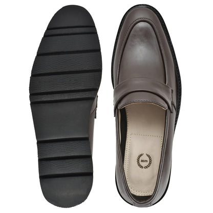Penny loafers :  Brown leather Penny loafer Memory foam footpad. Article : 107PE-Brown