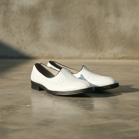 Nagras_White_leather_handmade_Nagras_with_Memory_foam_footpad._Article_N101