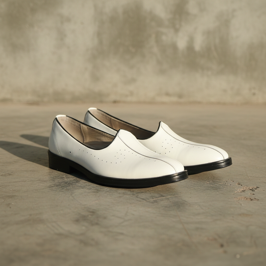 Nagras_White_leather_handmade_Nagras_with_Memory_foam_footpad._Article_N101