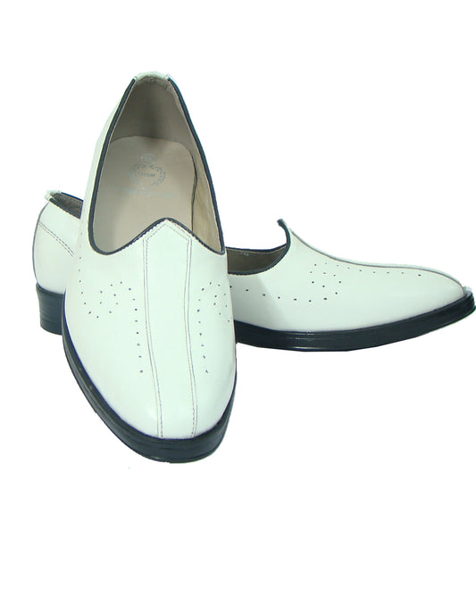 Nagras : White leather handmade Nagras with Memory foam footpad. Article : N101