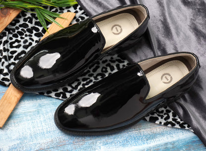 Penny loafers : Black Patent leather Penny loafer with Memory foam footpad. Article : H5073