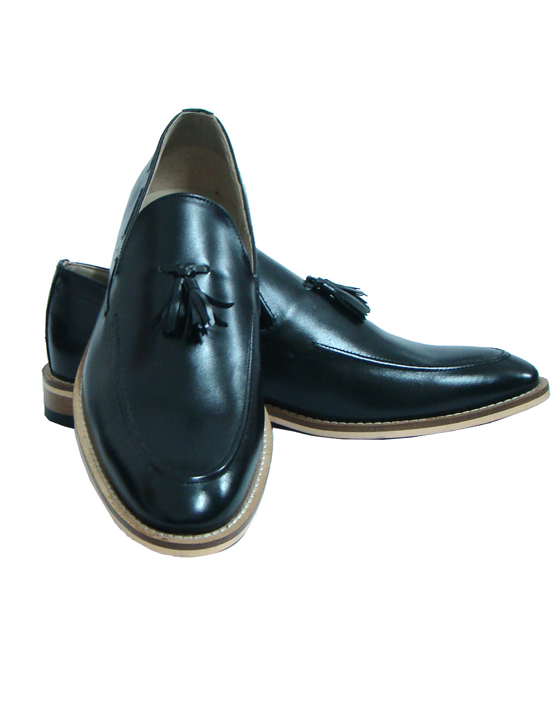 Penny loafers : Black leather Penny loafer with Tassel & Memory foam footpad. Article : HU107-Black