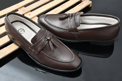 Penny loafers : Brown leather Penny loafer with Tassel & Memory foam footpad. Article : 107T-Brown