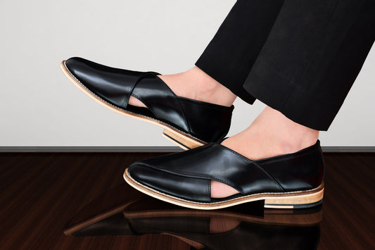 Peshawari : Black leather handmade Peshawari with Memory foam footpad. Article : Peshawari01