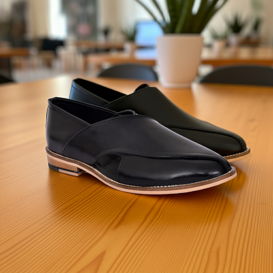 Peshawari : Black leather handmade Peshawari with Memory foam footpad. Article : Peshawari01