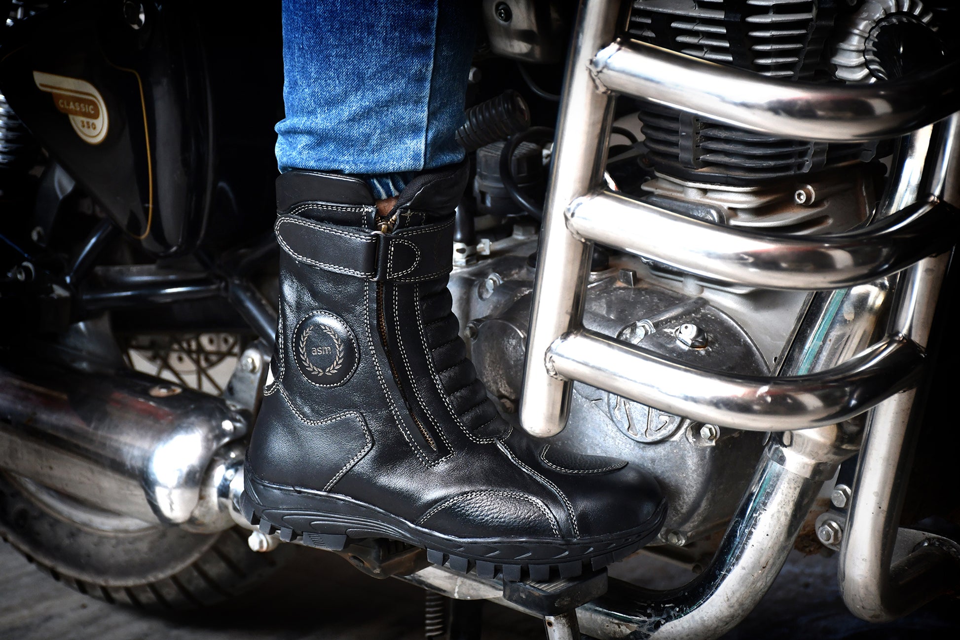 Rider Boots : Black leather for bikers with Memory foam footpad &amp; heavy duty Rubber Sole by ASM.