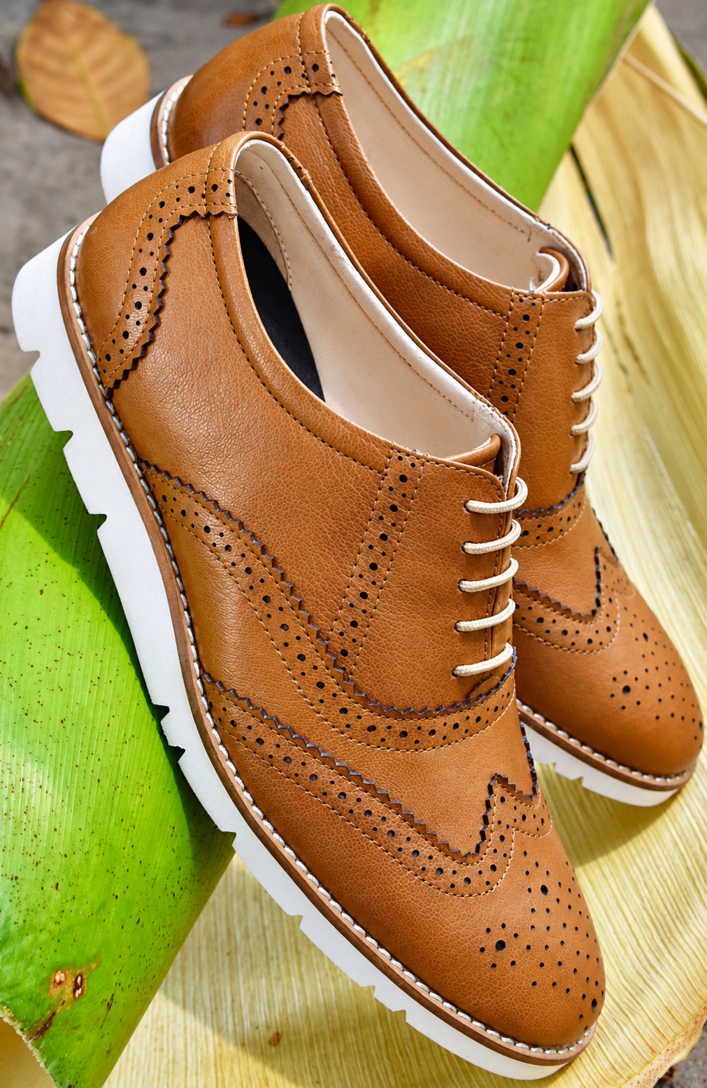 Sneakers : Tan Leather Sneakers with Memory foam footpad. Article : SN30-GTan