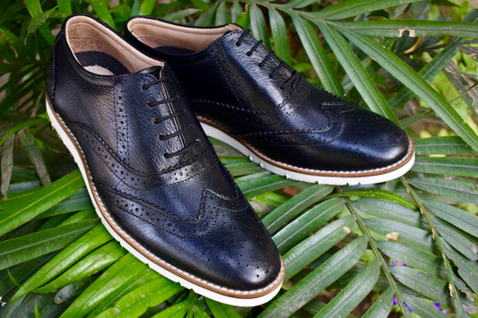 Sneakers : Black leather Sneakers with Memory foam footpad. Article : SN30-GBlack