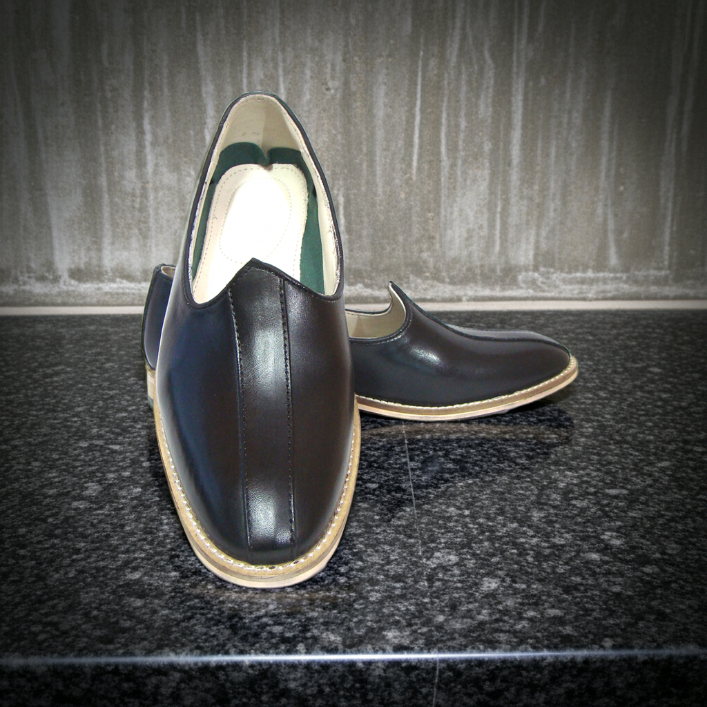 Nagras : Black leather handmade Nagras with Memory foam footpad. Article : N121 - Agra Shoe Mart