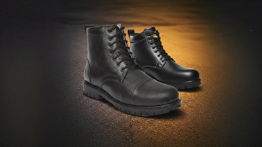 Safety Shoes : Industrial Safety Shoes & Boots with Steel Toe & Memory foam footpad.