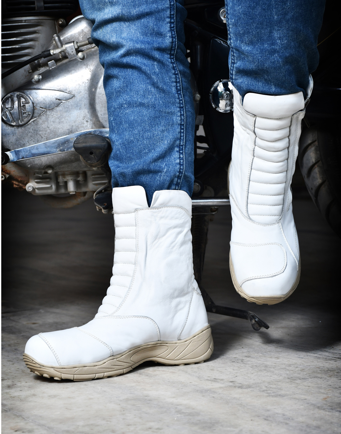 Snow Boots : Pure leather white snow boots by ASM