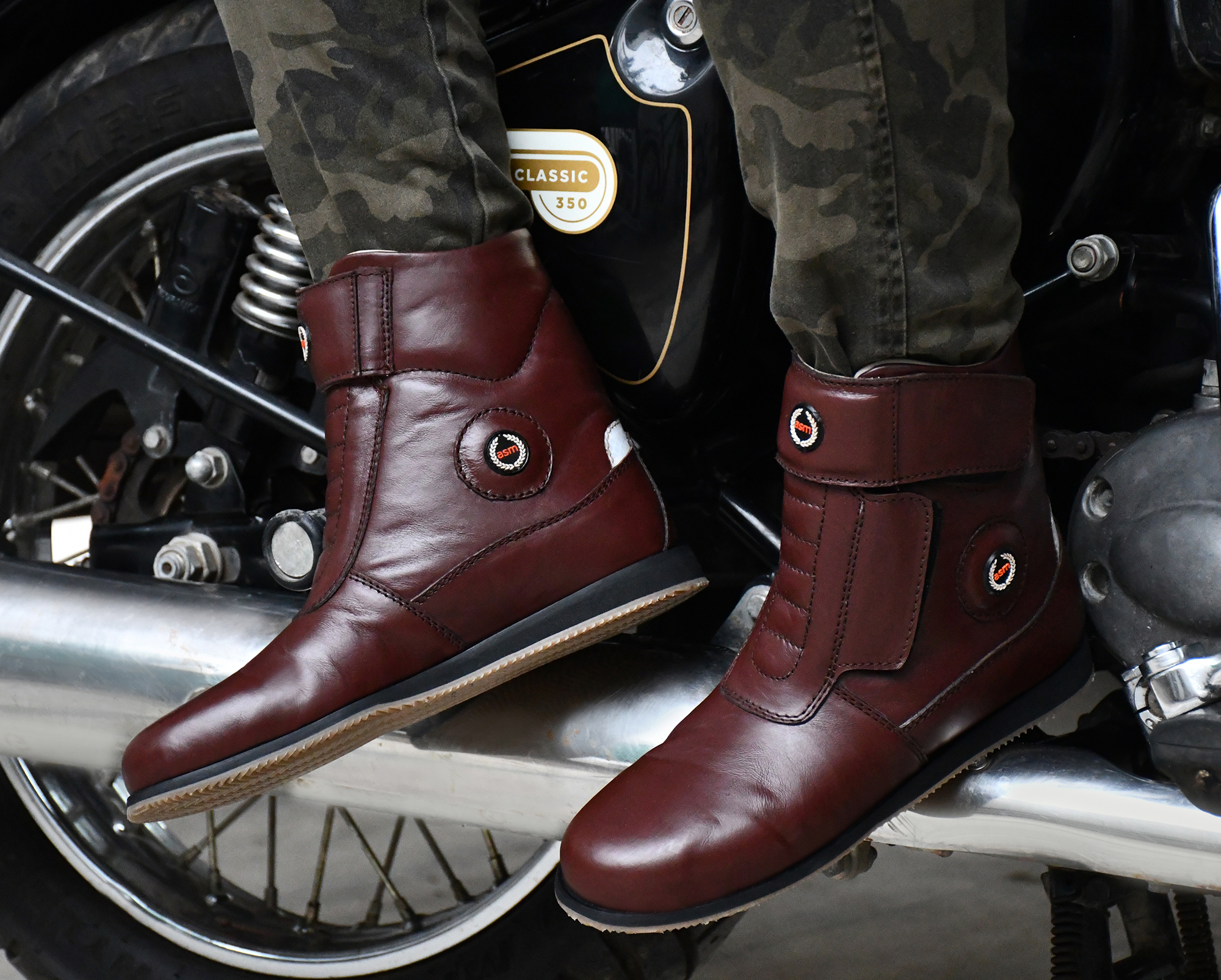 Biker Boots : Urban leather Boots with side chain for Bikers with heavy duty Rubber Sole by ASM. Article : Biker702MEBrown