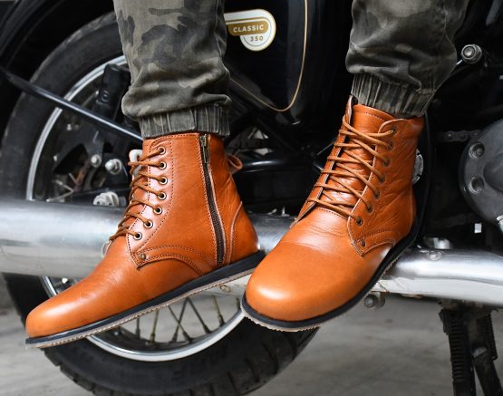 Biker Boots : Urban leather Boots with side chain for Bikers with heavy duty Rubber Sole by ASM. Article : Biker610C-Tan