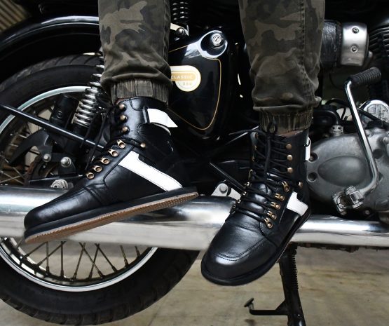 Biker Boots : Urban Boots for Bikers with heavy duty Rubber Sole by ASM. Article : Biker01-BW