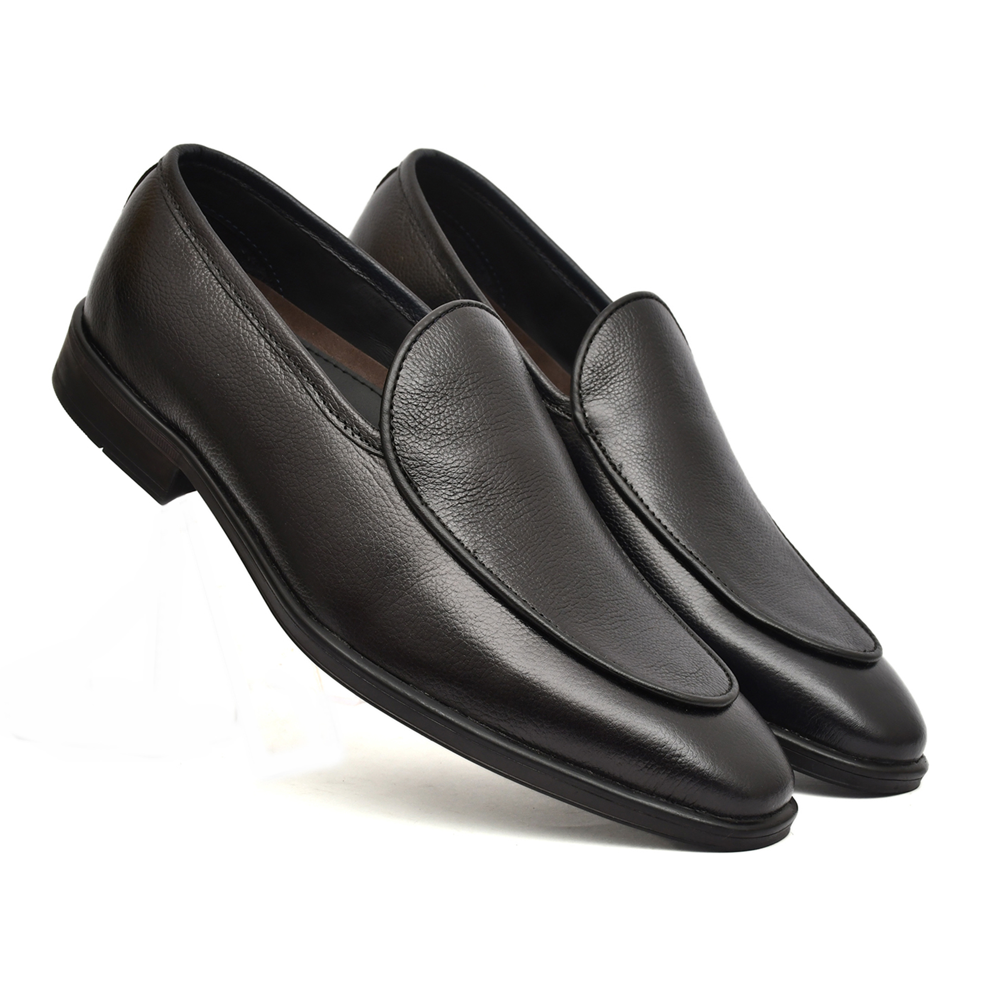 Black leather penny loafers for Men with Memory foam footpad.